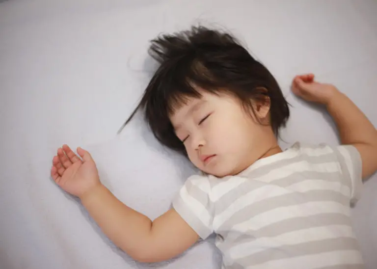 The Ultimate Guide to the 3 to 2 Nap Transition for Your Baby’s Sleep Routine