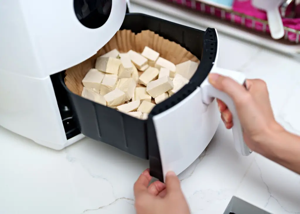 using air fryer parchment liner in air fryer instead of paper towels