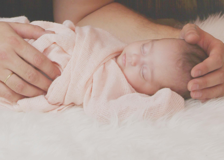 The Parent’s Guide to the Best Time to Take Newborn Photos